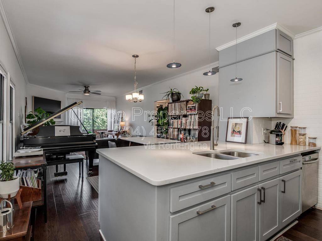 Condo for rent at 224 N Poplar St #13, Charlotte, NC 28202