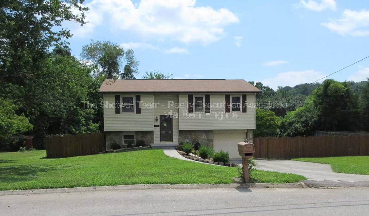 House for rent at 1830 Brookmill Rd, Knoxville, TN 37932