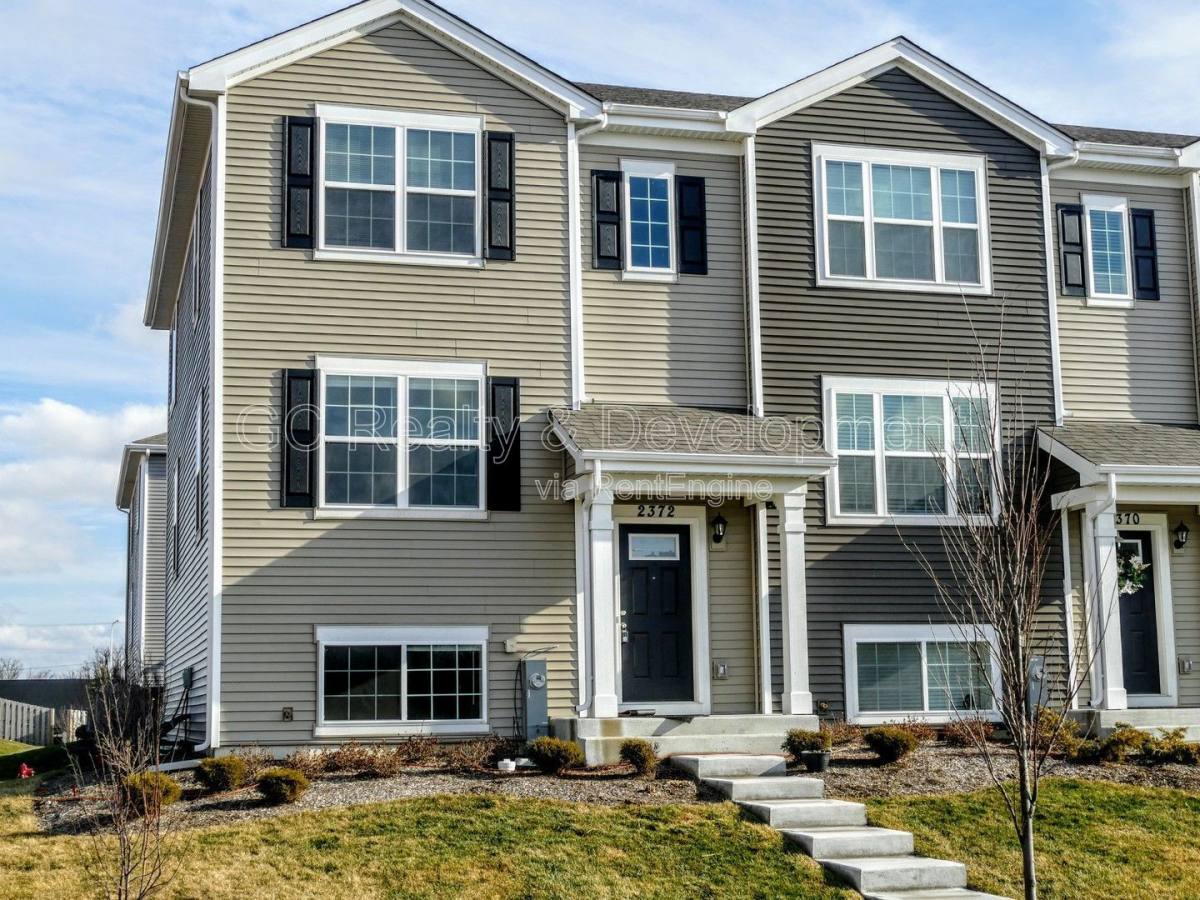 Townhouse for rent at 2372 Upland Rd, Hampshire, IL 60140