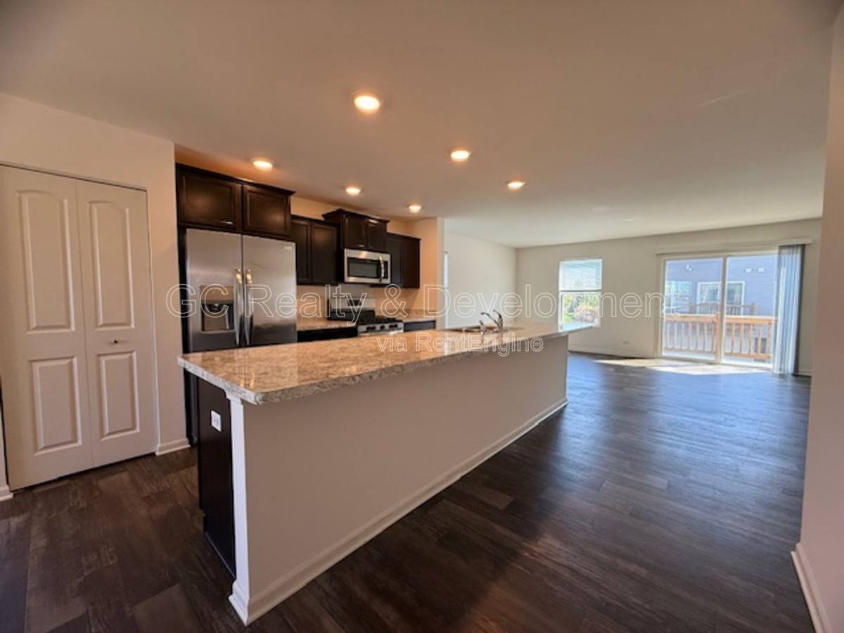 Townhouse for rent at 2372 Upland Rd, Hampshire, IL 60140