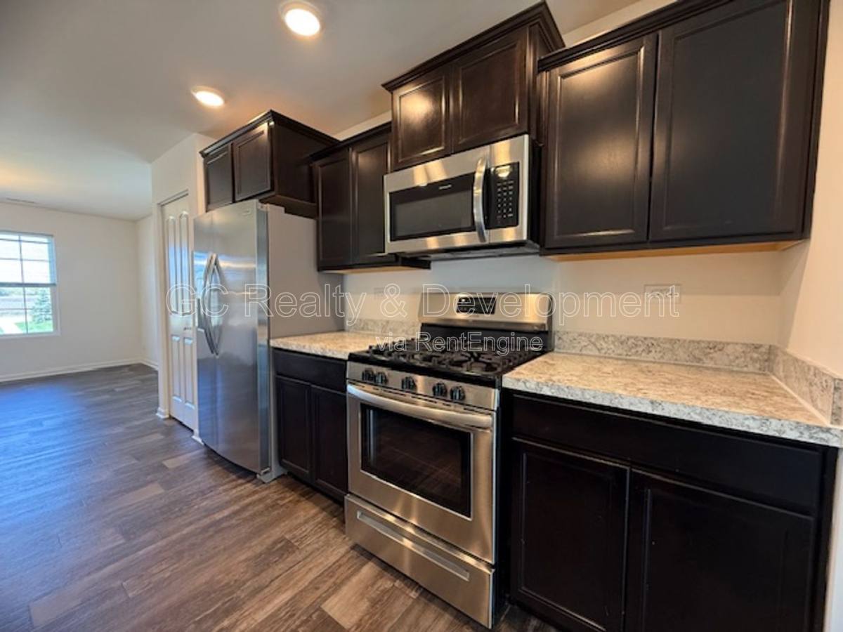 Townhouse for rent at 2372 Upland Rd, Hampshire, IL 60140