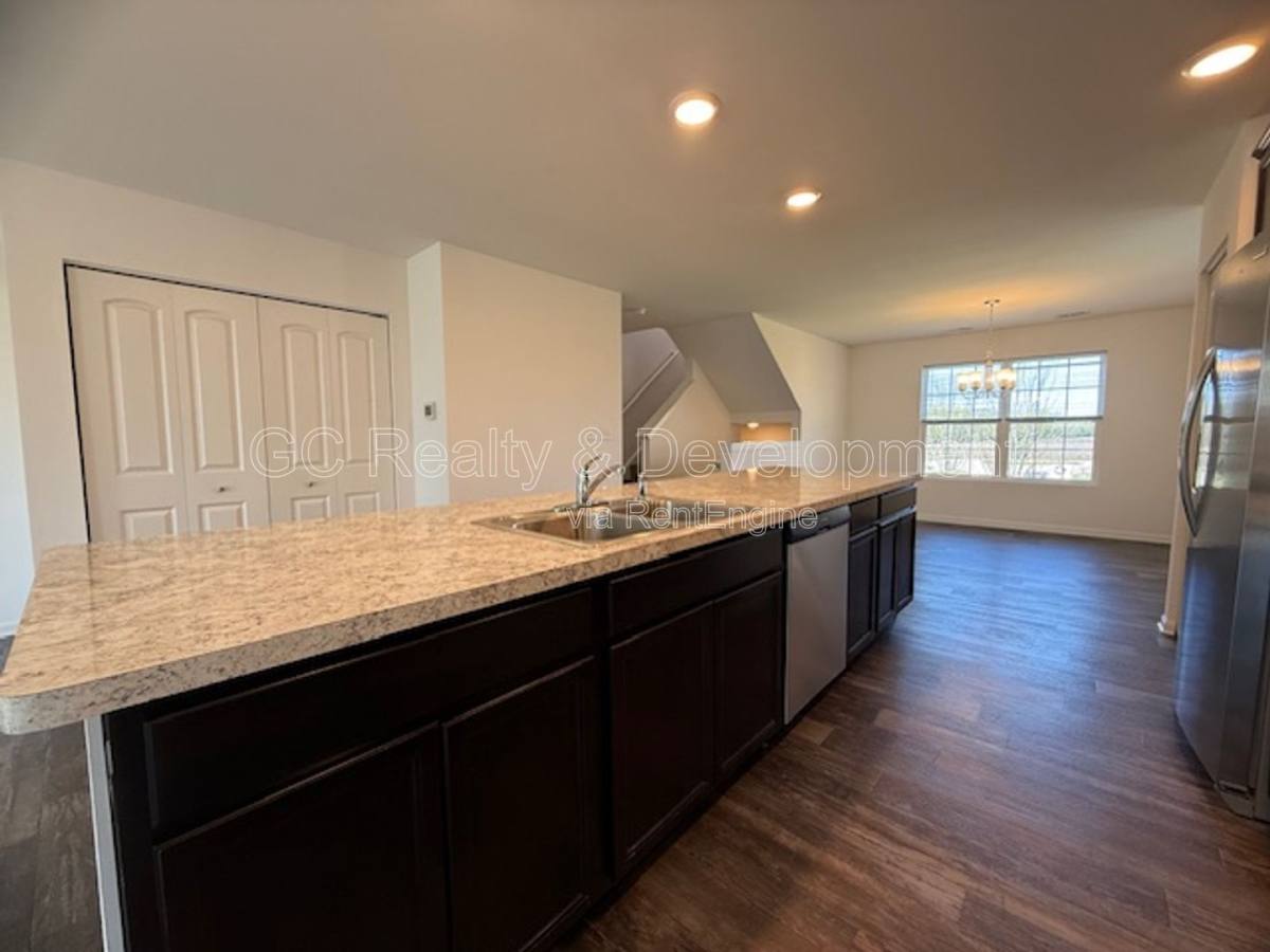 Townhouse for rent at 2372 Upland Rd, Hampshire, IL 60140