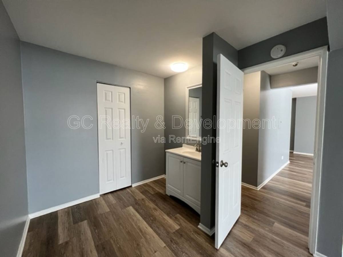 Condo for rent at 316 N Warwick Ave #2A, Westmont, IL 60559