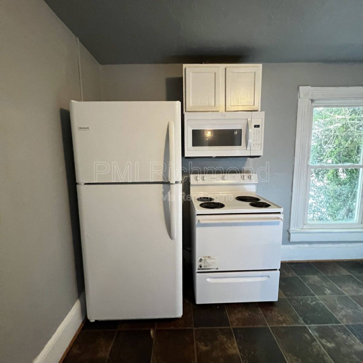 Apartment for rent at 104 Lee Ave #B, Colonial Heights, VA 23834