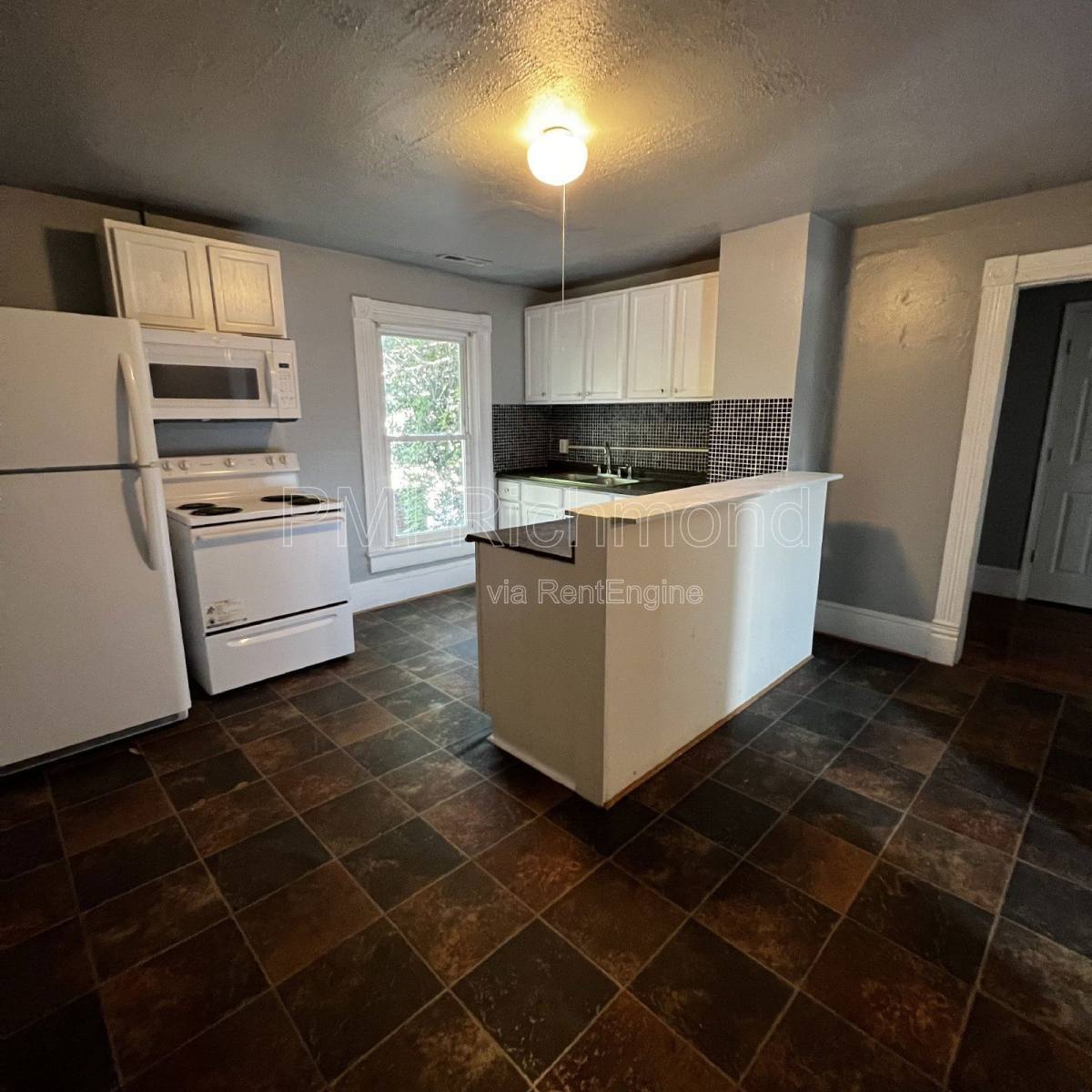 Apartment for rent at 104 Lee Ave #B, Colonial Heights, VA 23834