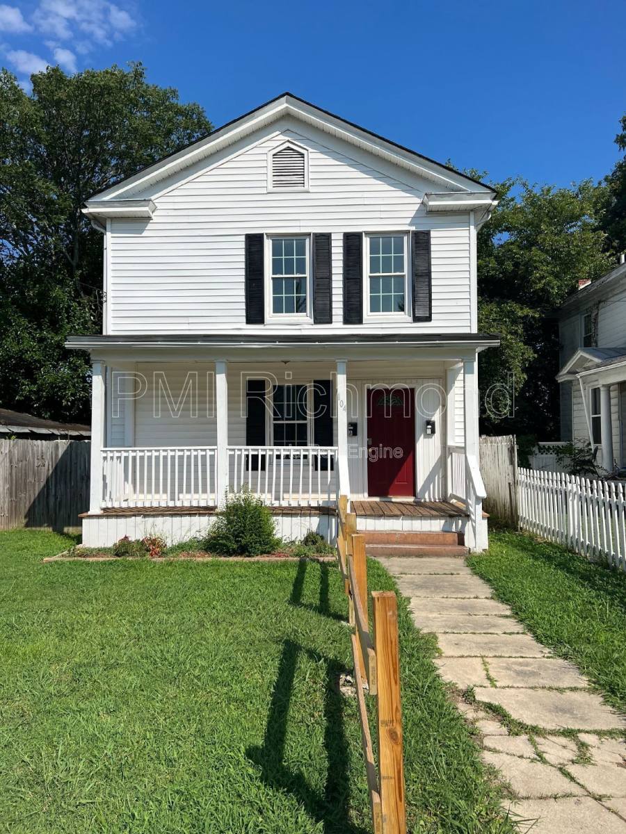 Apartment for rent at 104 Lee Ave #B, Colonial Heights, VA 23834