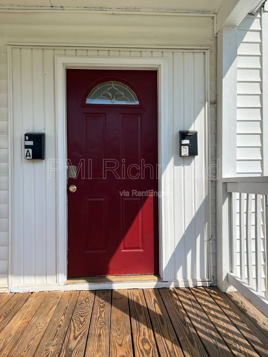 Apartment for rent at 104 Lee Ave #B, Colonial Heights, VA 23834