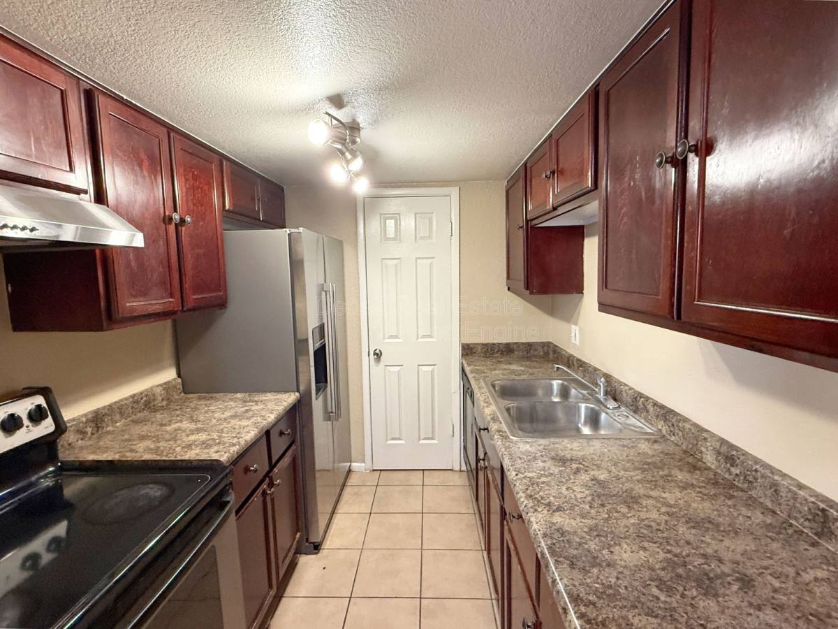 Townhouse for rent at 5244 W Lynwood St, Phoenix, AZ 85043