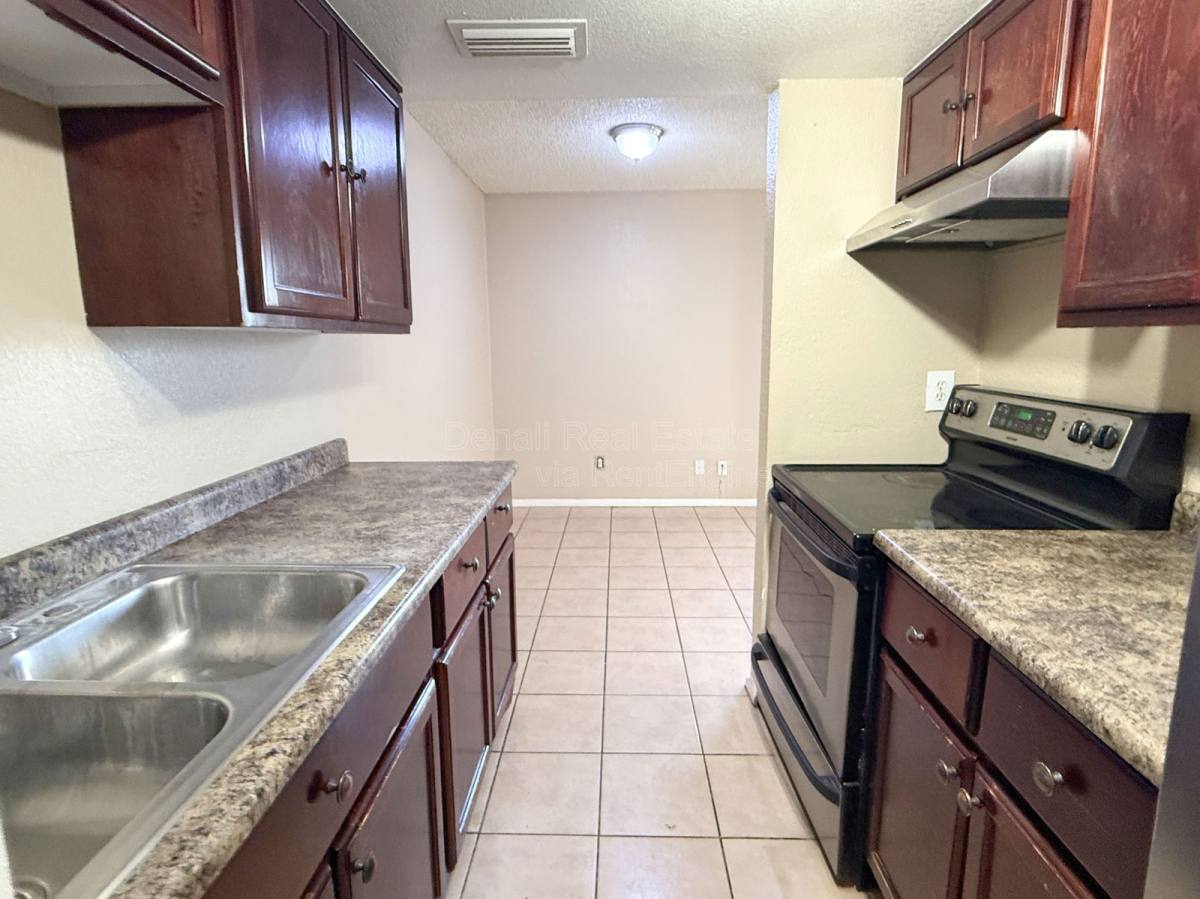 Townhouse for rent at 5244 W Lynwood St, Phoenix, AZ 85043
