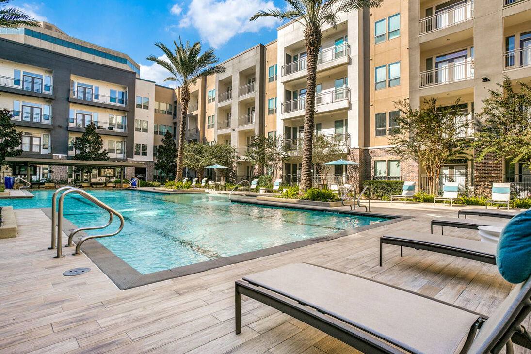 Apartment for rent at 935 N Wilcrest Dr, Houston, TX 77079