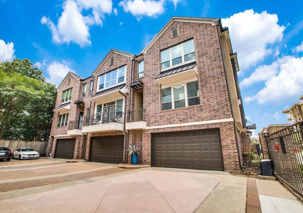 Apartment for rent at 935 N Wilcrest Dr, Houston, TX 77079