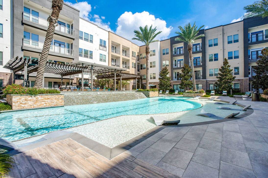 Apartment for rent at 935 N Wilcrest Dr, Houston, TX 77079