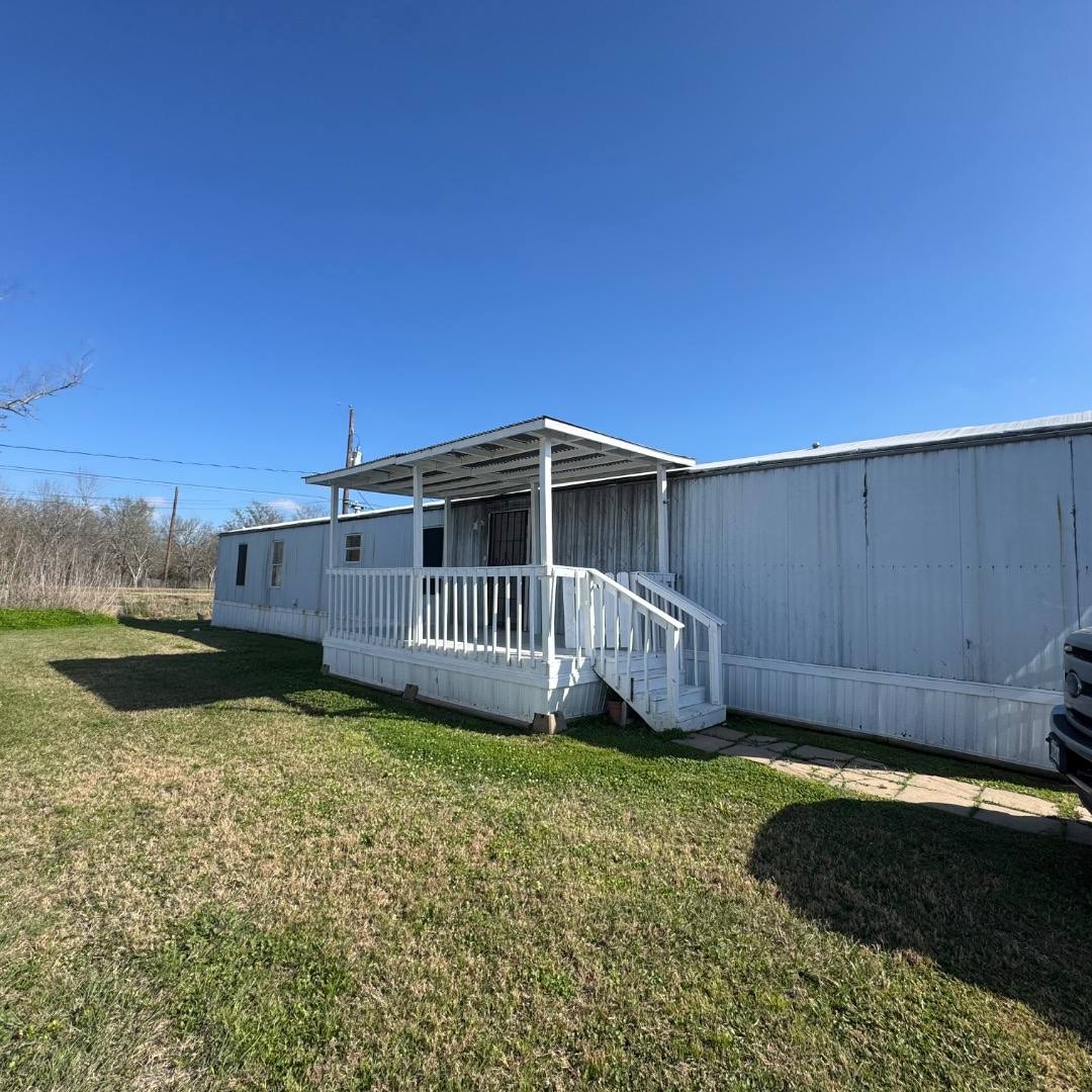 House for rent at 2021 N Battlebell Rd #40, Highlands, TX 77562