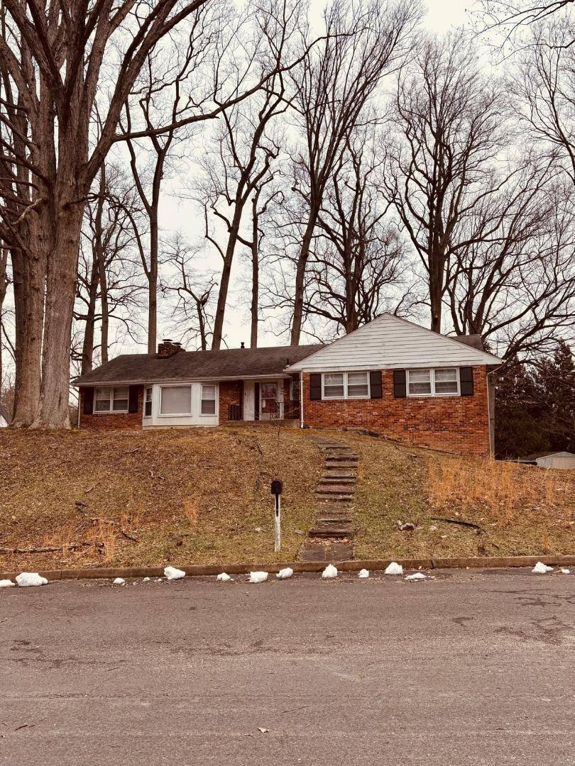 House for rent at 5920 Autumn Dr, McLean, VA 22101