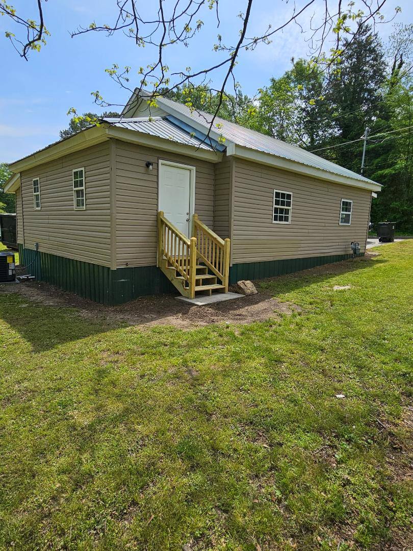 House for rent at 182 Hughes St, Toccoa, GA 30577