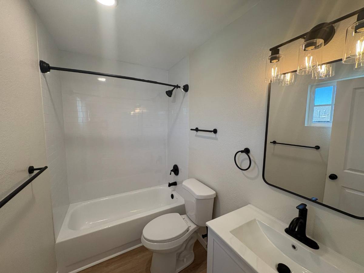 Apartment for rent at 328 S Weitzel St #328-2, Oceanside, CA 92054
