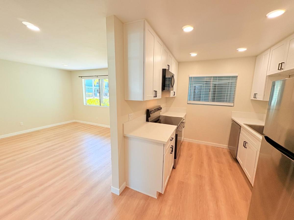 Apartment for rent at 328 S Weitzel St #328-2, Oceanside, CA 92054
