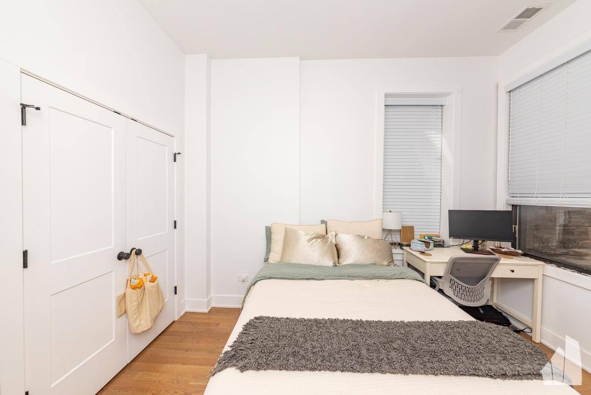 Apartment for rent at 3517 N Reta #4F, Chicago, IL 60657