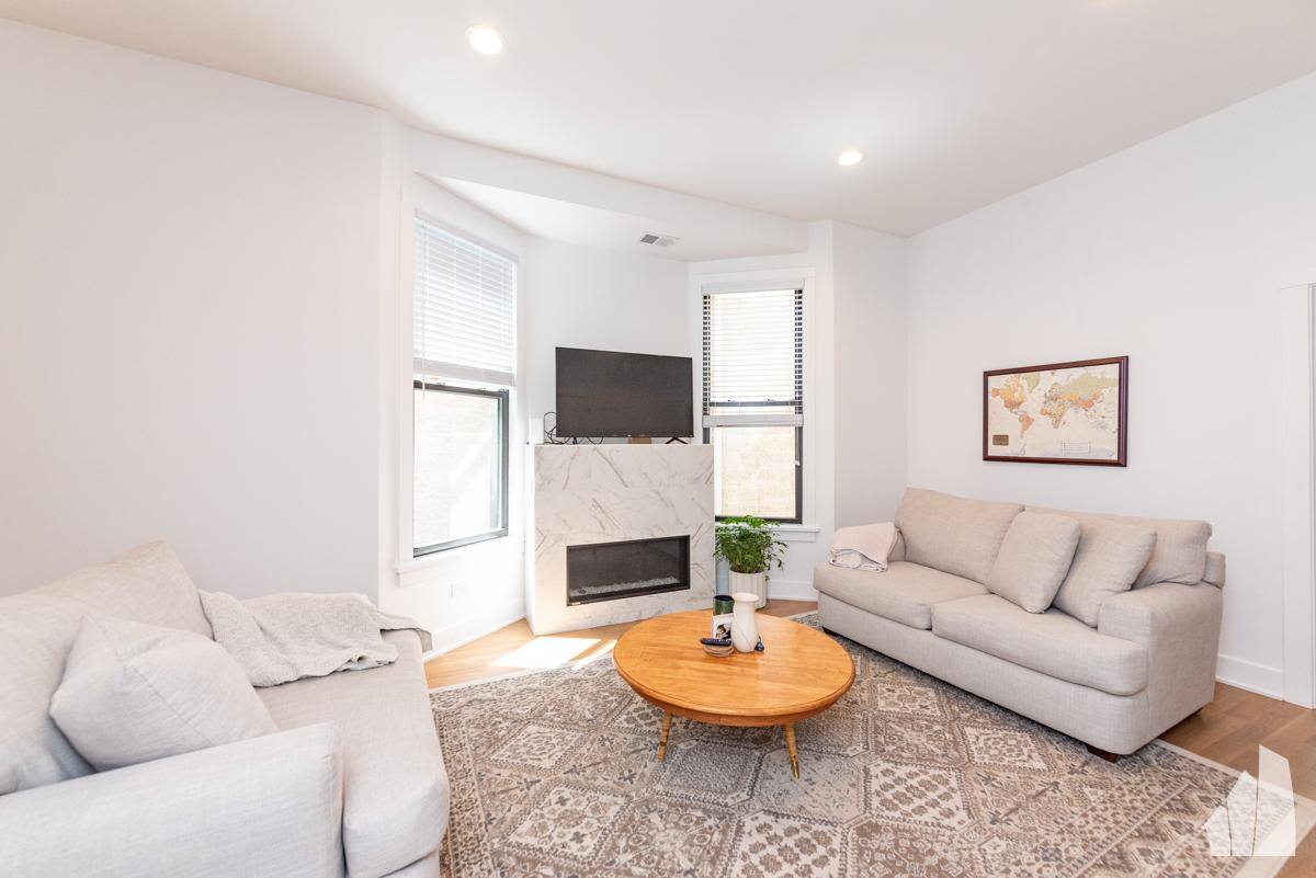 Apartment for rent at 3517 N Reta #4F, Chicago, IL 60657