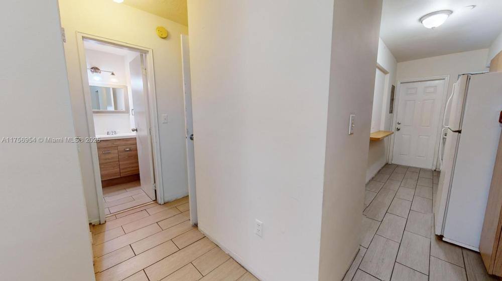 Apartment for rent at 1451 NE 170th St #105A, Miami, FL 33162