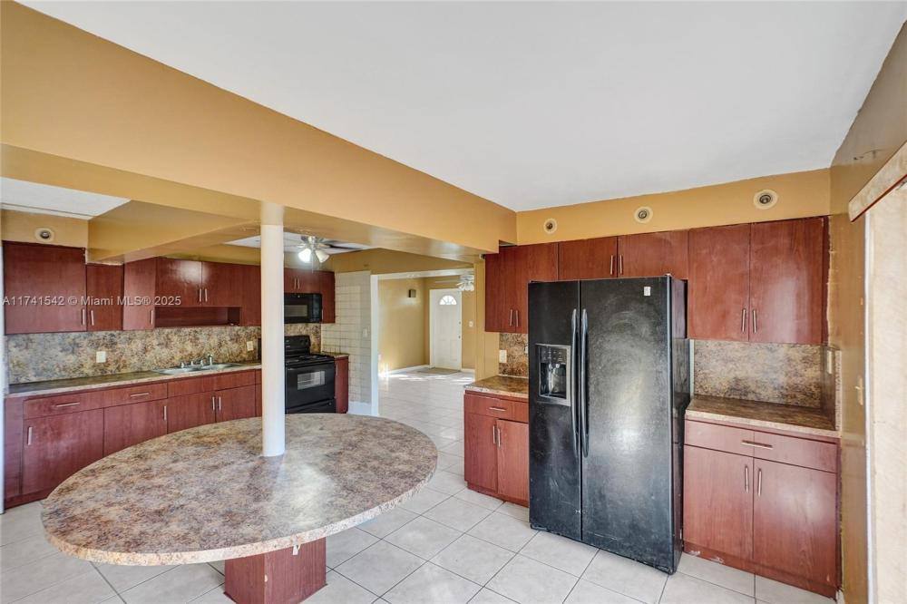 House for rent at 415 NW 138th St, Miami, FL 33168