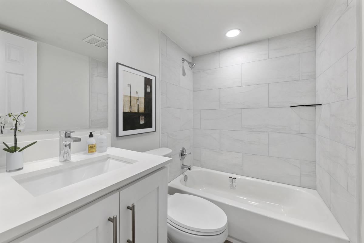 Apartment for rent at Aciano Hialeah, 6975 W 16th Ave, Hialeah, FL 33014
