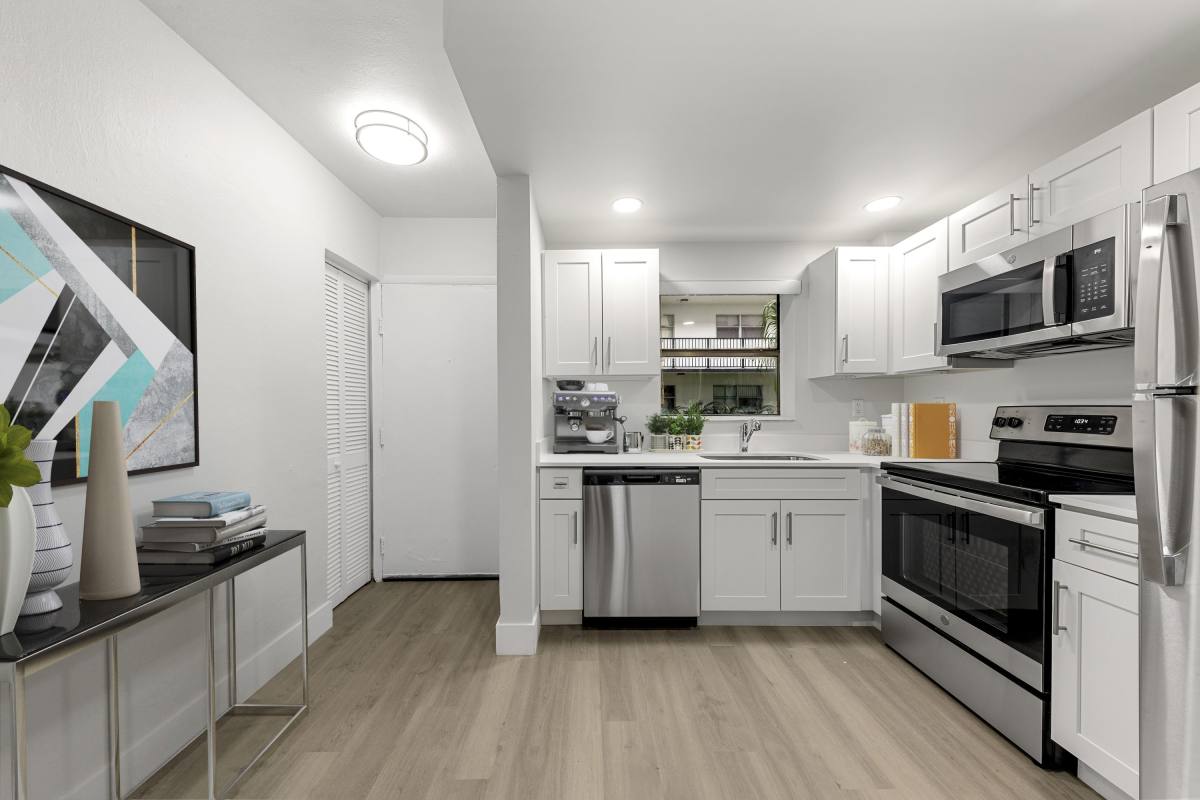 Apartment for rent at Aciano Hialeah, 6975 W 16th Ave, Hialeah, FL 33014