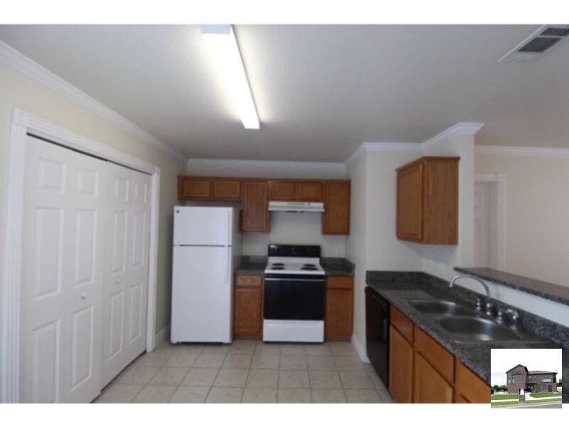 Townhouse for rent at 402 Bowden Ave #B, Copperas Cove, TX 76522