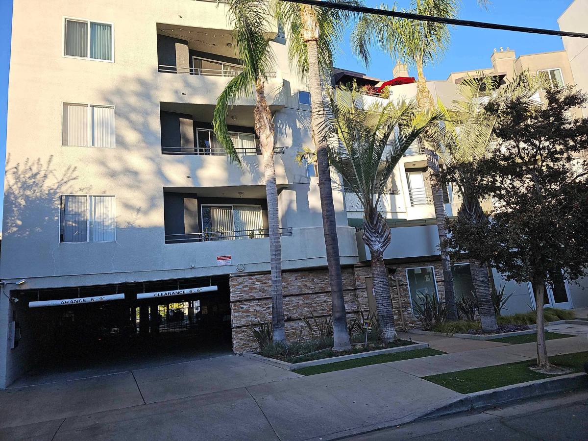 Apartment for rent at 4160 Arch Dr #330, Studio City, CA 91604