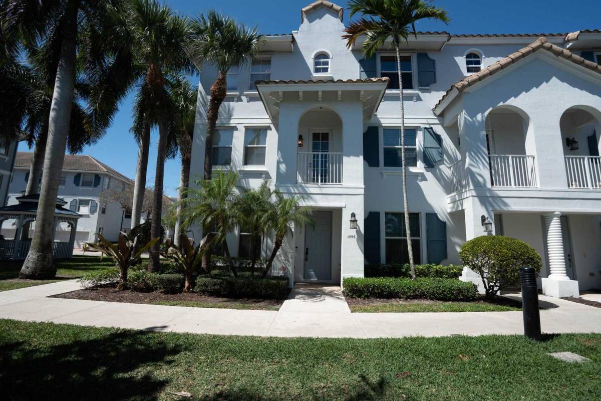 Townhouse for rent at 1356 Piazza Pitti, Boynton Beach, FL 33426