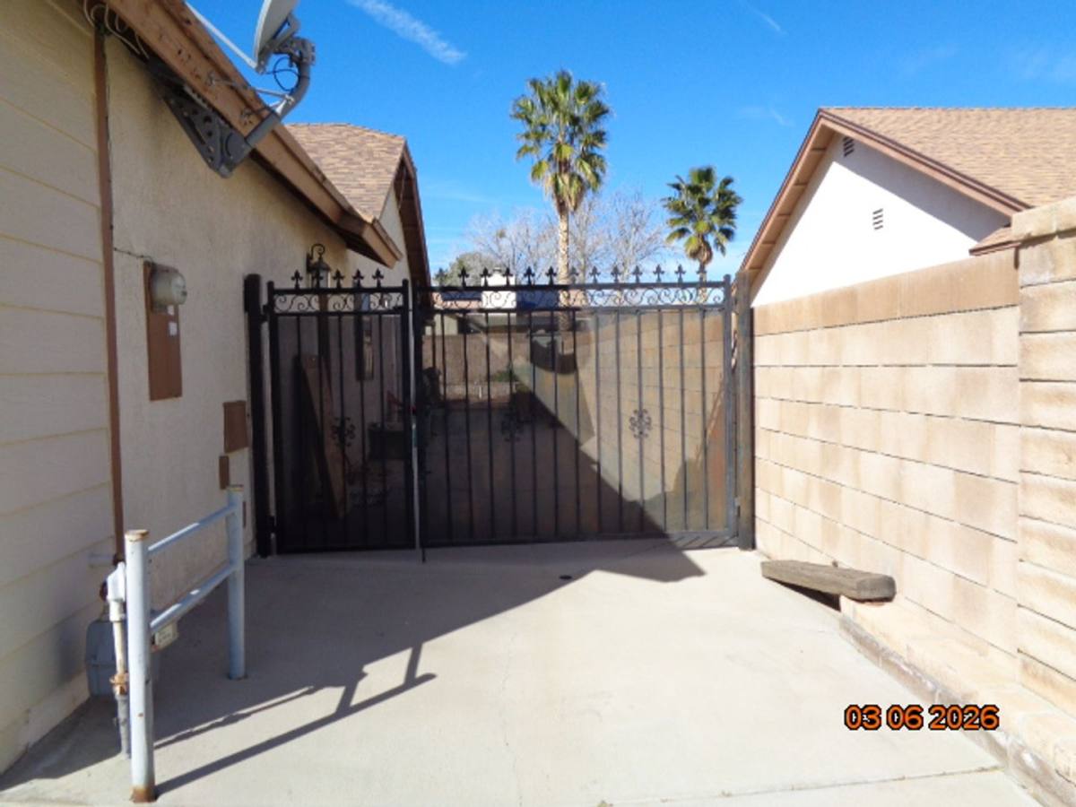 House for rent at 43043 Flag St, Lancaster, CA 93536