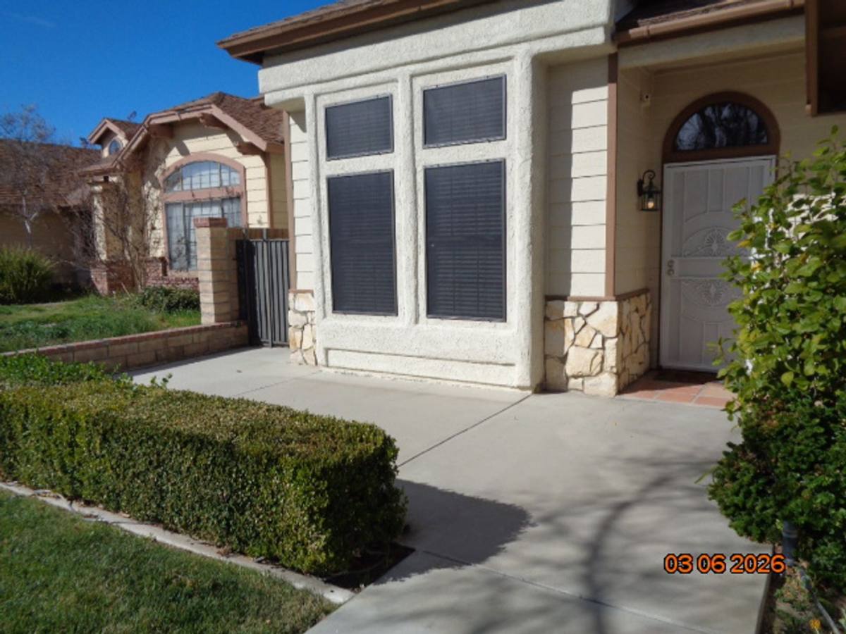 House for rent at 43043 Flag St, Lancaster, CA 93536