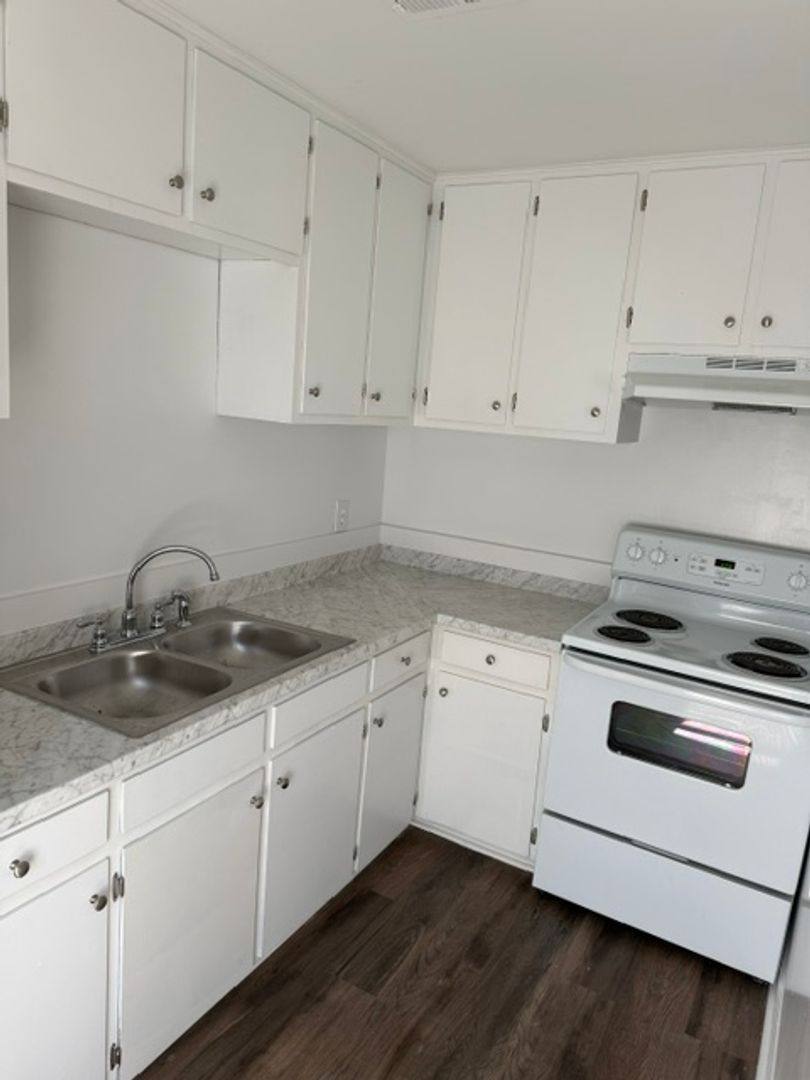 Apartment for rent at 823 N Mangum, Durham, NC 27701