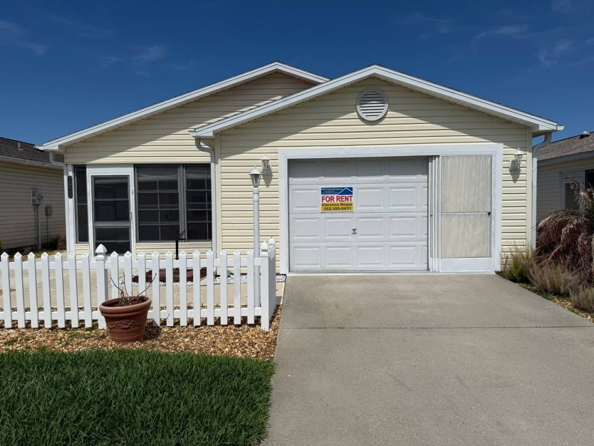 House for rent at 2829 Burgos Dr, The Villages, FL 32162