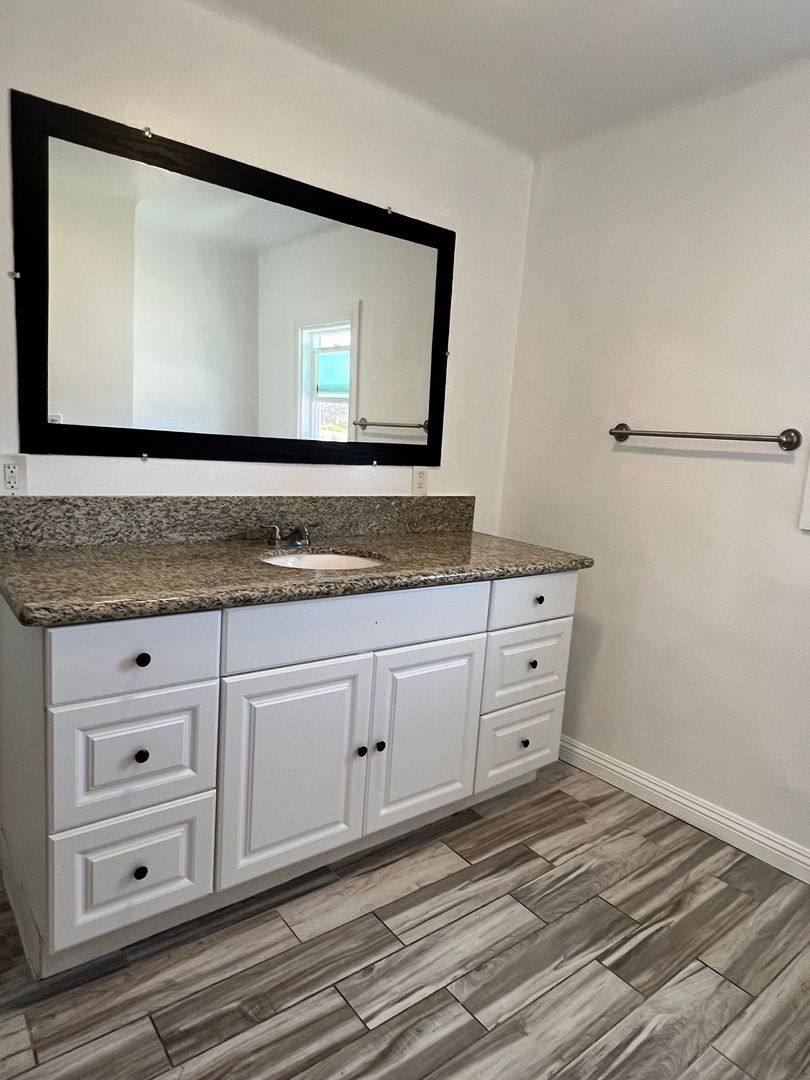 Apartment for rent at 4172 S Hobart Blvd, Los Angeles, CA 90062