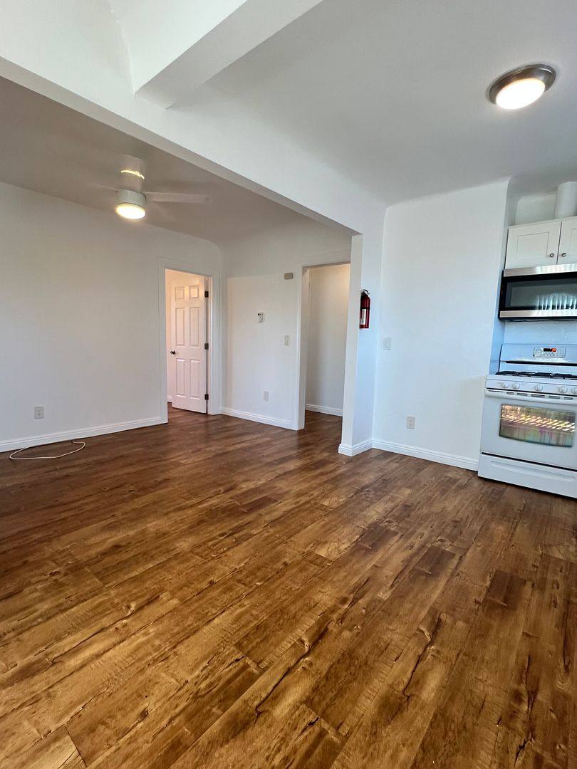 Apartment for rent at 4172 S Hobart Blvd, Los Angeles, CA 90062
