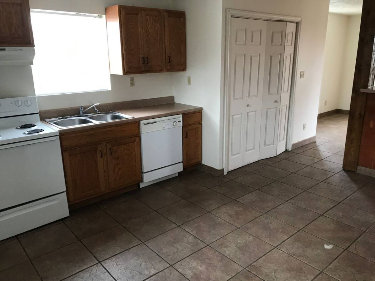Apartment for rent at 401 W College St, Carbondale, IL 62901