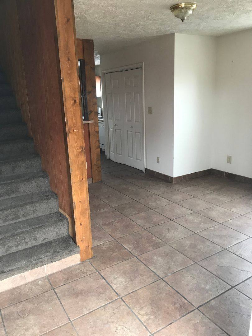 Apartment for rent at 401 W College St, Carbondale, IL 62901