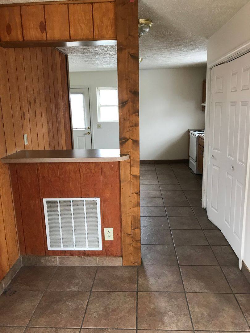 Apartment for rent at 401 W College St, Carbondale, IL 62901