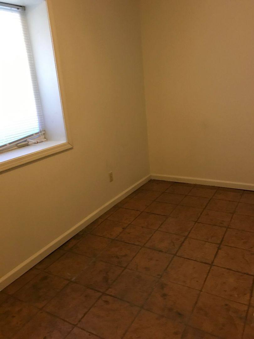 Apartment for rent at 401 W College St, Carbondale, IL 62901