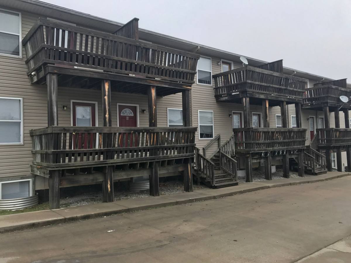 Apartment for rent at 506 S Poplar, Carbondale, IL 62901