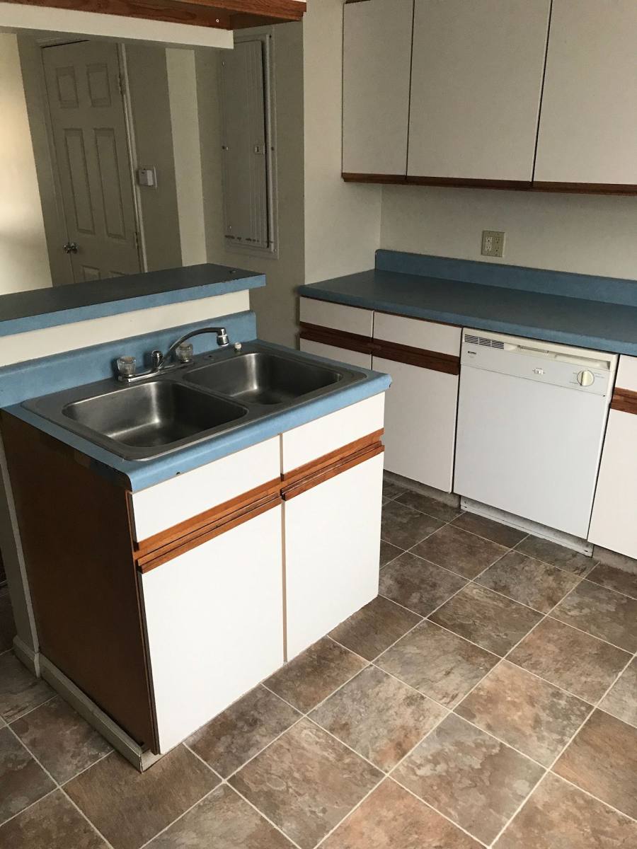 Apartment for rent at 506 S Poplar, Carbondale, IL 62901