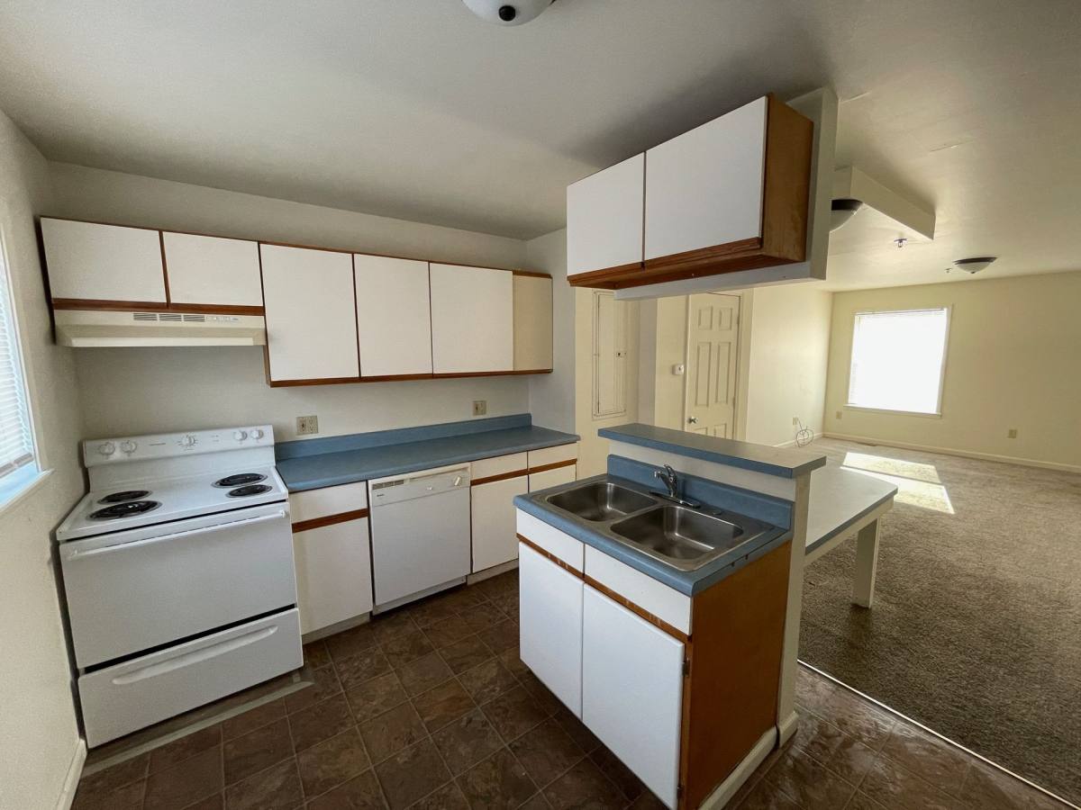 Apartment for rent at 506 S Poplar, Carbondale, IL 62901