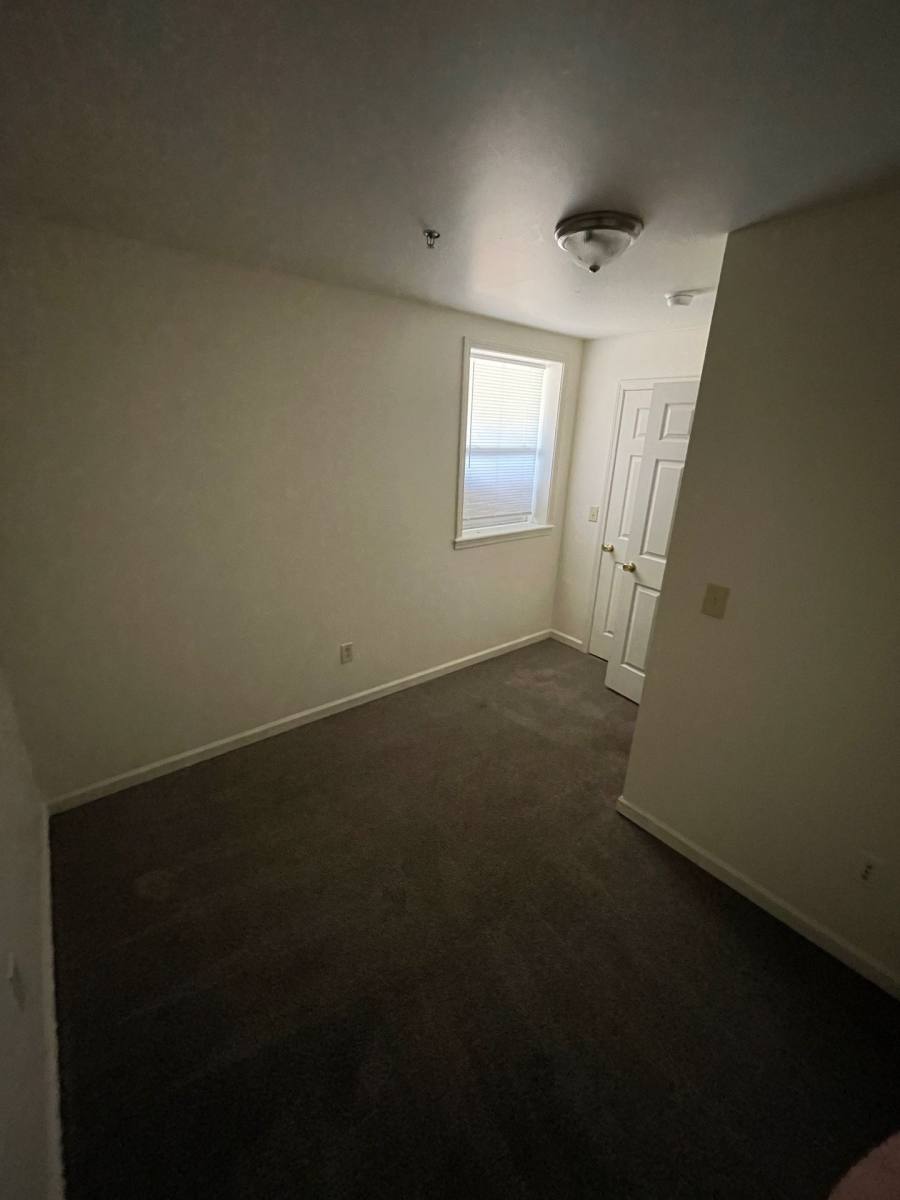 Apartment for rent at 506 S Poplar, Carbondale, IL 62901