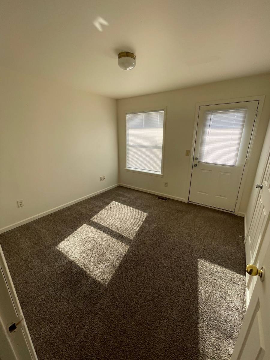 Apartment for rent at 506 S Poplar, Carbondale, IL 62901