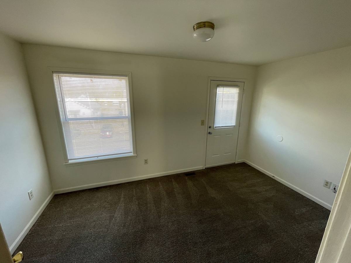 Apartment for rent at 506 S Poplar, Carbondale, IL 62901