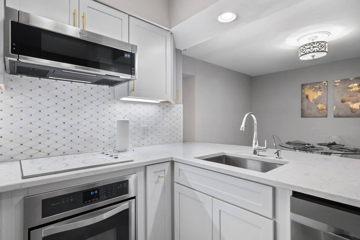 Apartment for rent at 55 Ashley Ave #6, Charleston, SC 29401
