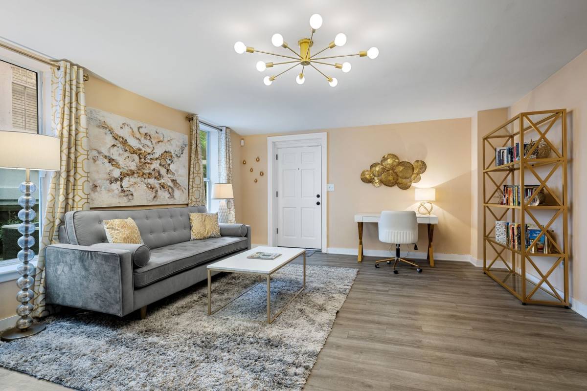 Apartment for rent at 55 Ashley Ave #6, Charleston, SC 29401