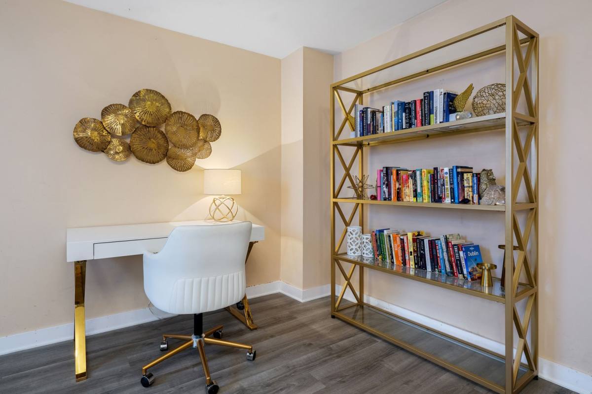 Apartment for rent at 55 Ashley Ave #6, Charleston, SC 29401