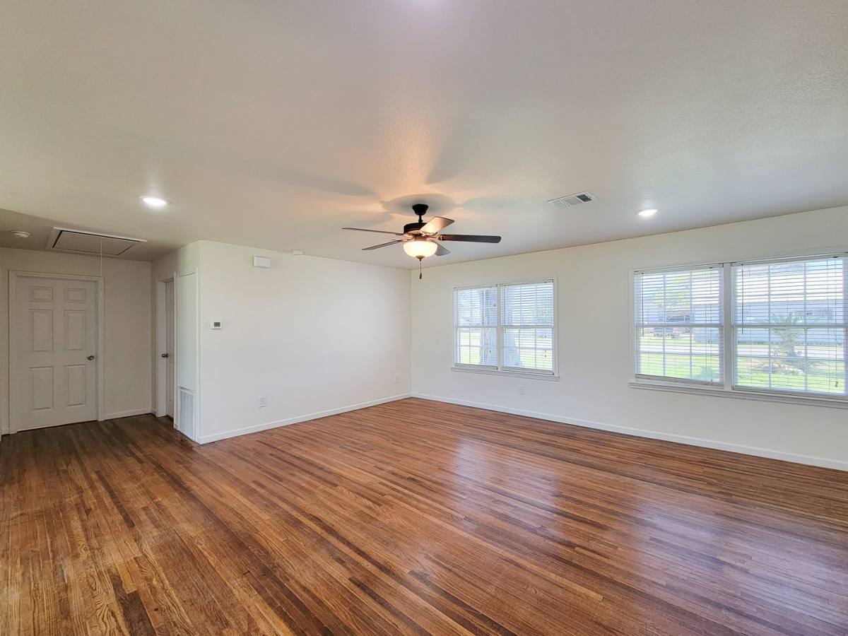 House for rent at 413 S Market St, Brazoria, TX 77422